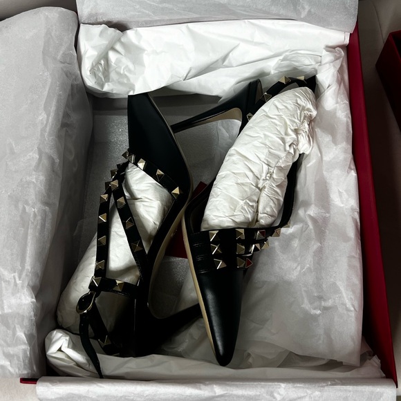 VALENTINO
Black Valentino Garavani Rockstud Slingback Heels - Picture 2 of 8